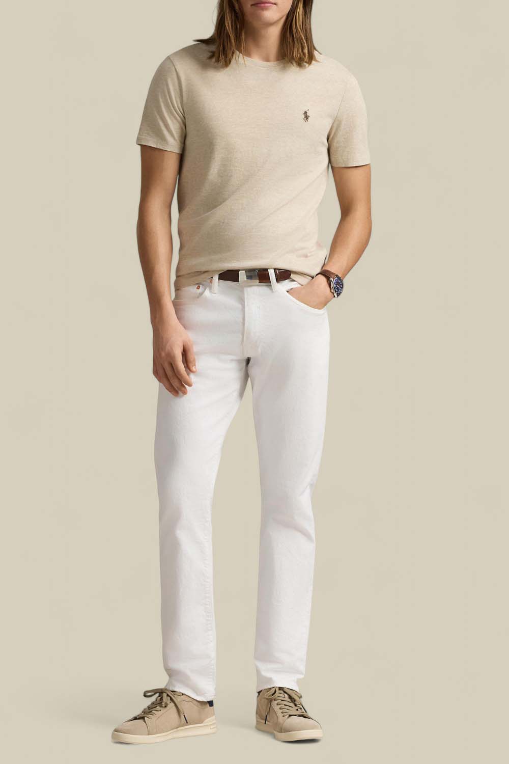 תמונת כל הלוק של חולצת טי סלים